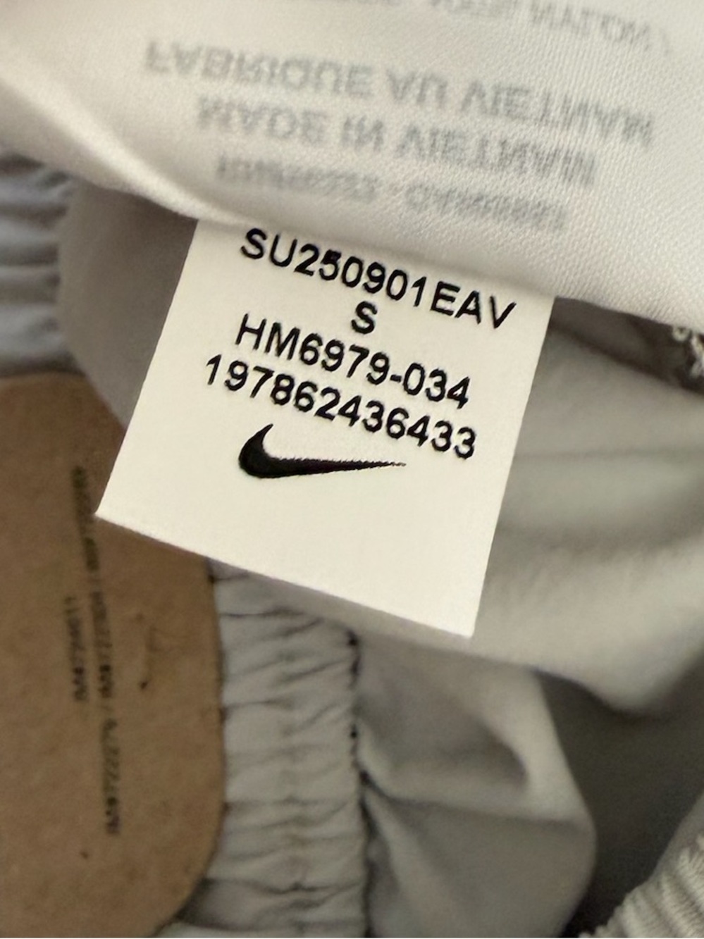 Nike Sportswear Essential Woven Skort Light Silver gray snap front Women’s small - Picture 14 of 14